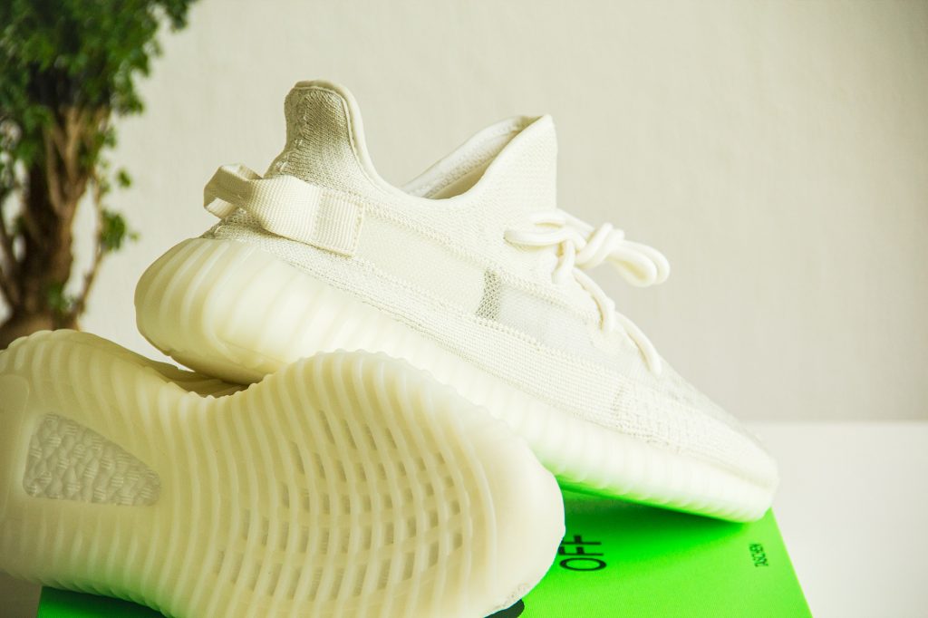 Unleashing the Aesthetic and Comfort: A Deep Dive into the YEEZY BOOST 350 V2 'BONE'