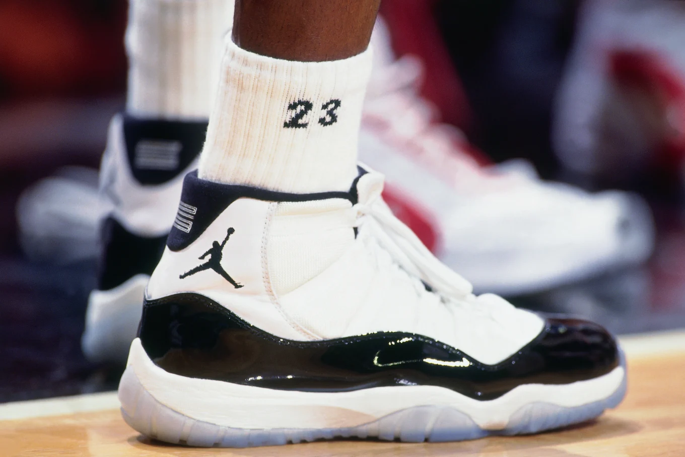 "The Air Jordan 11 Retro 'Concord': A Timeless Masterpiece Bridging the Gap Between Court Performance and Style"